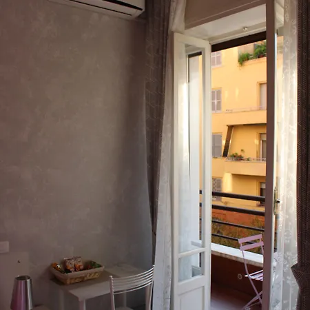 Alojamento de Acomodação e Pequeno-almoço Damiani & Sister 4*