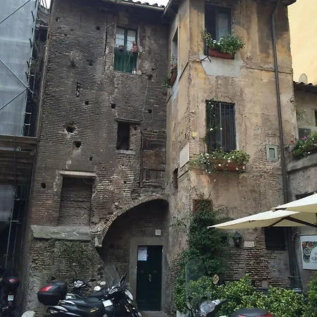 Damiani & Sister Guesthouse